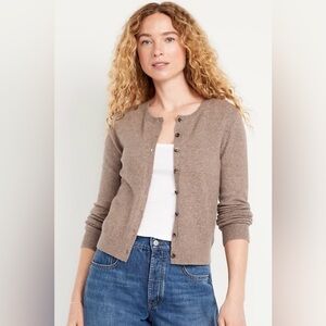 Old Navy SoSoft Cropped Cardigan Sweater, Size Small.